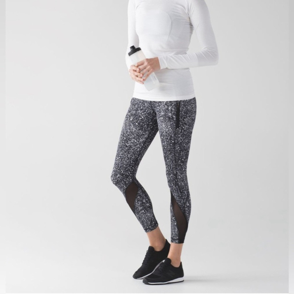🤩 LULULEMON Inspire Tight II
Splatter White Black / Black - Picture 6 of 8